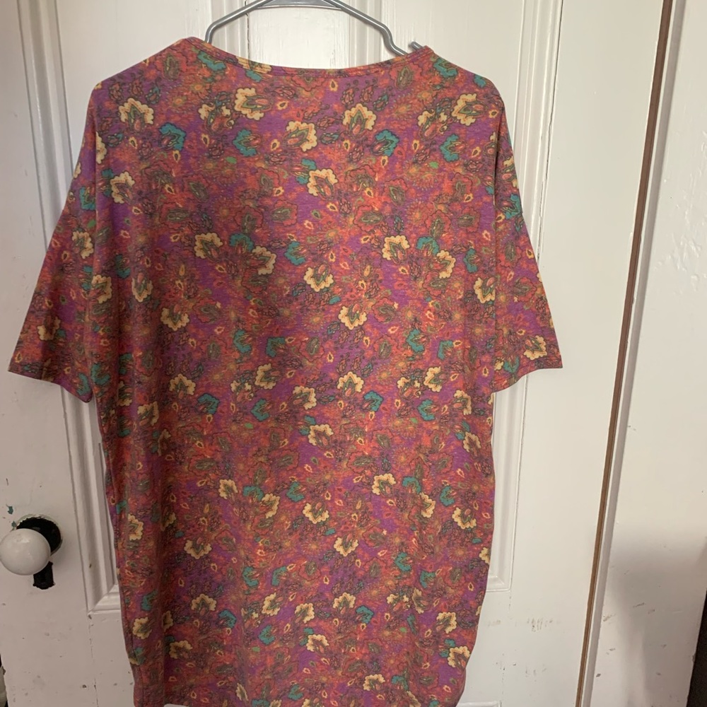 2/$20 LulaRoe short sleeve shirt - Picture 2 of 5
